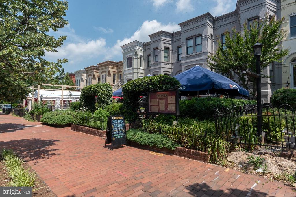 305 C STREET NE Unit: 104