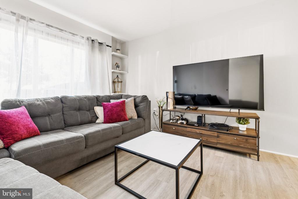 1239 VERMONT AVENUE NW Unit: 102