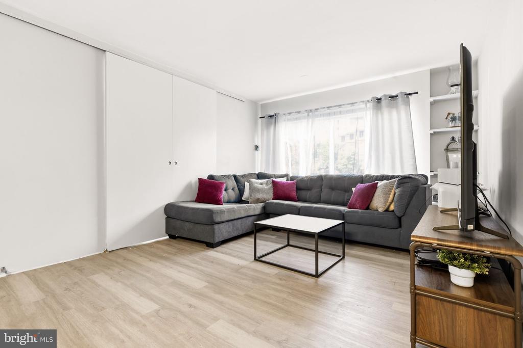 1239 VERMONT AVENUE NW Unit: 102