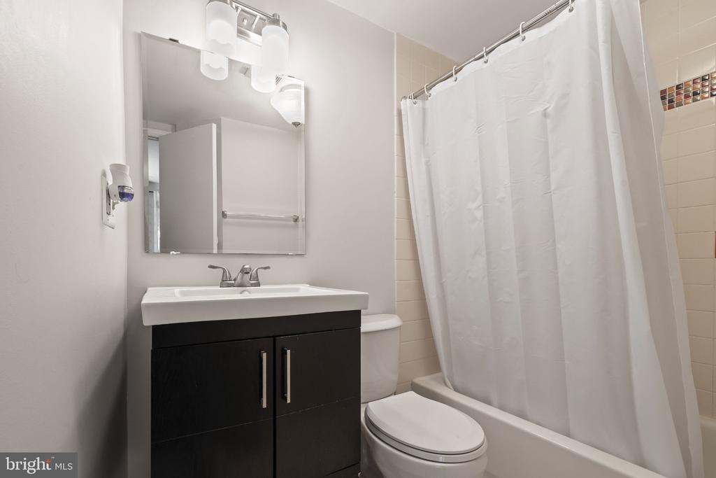 1239 VERMONT AVENUE NW Unit: 102