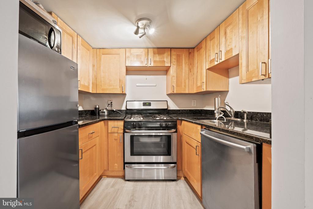 1239 VERMONT AVENUE NW Unit: 102
