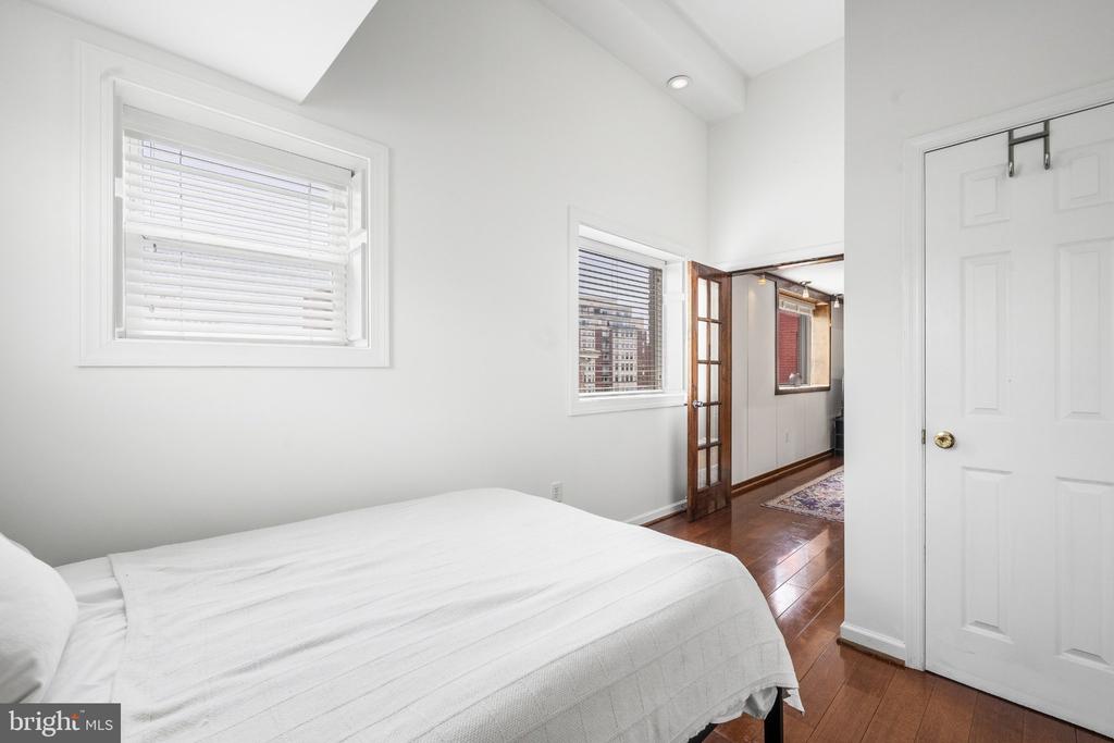 1125 12TH STREET NW Unit: 81
