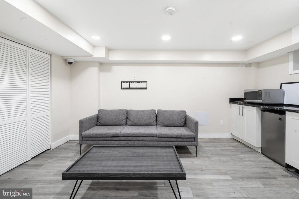 1125 12TH STREET NW Unit: 81