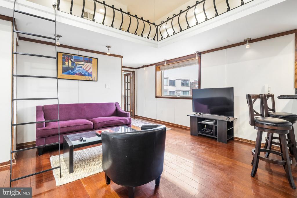 1125 12TH STREET NW Unit: 81