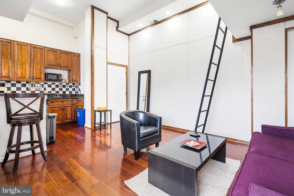 1125 12TH STREET NW Unit: 81