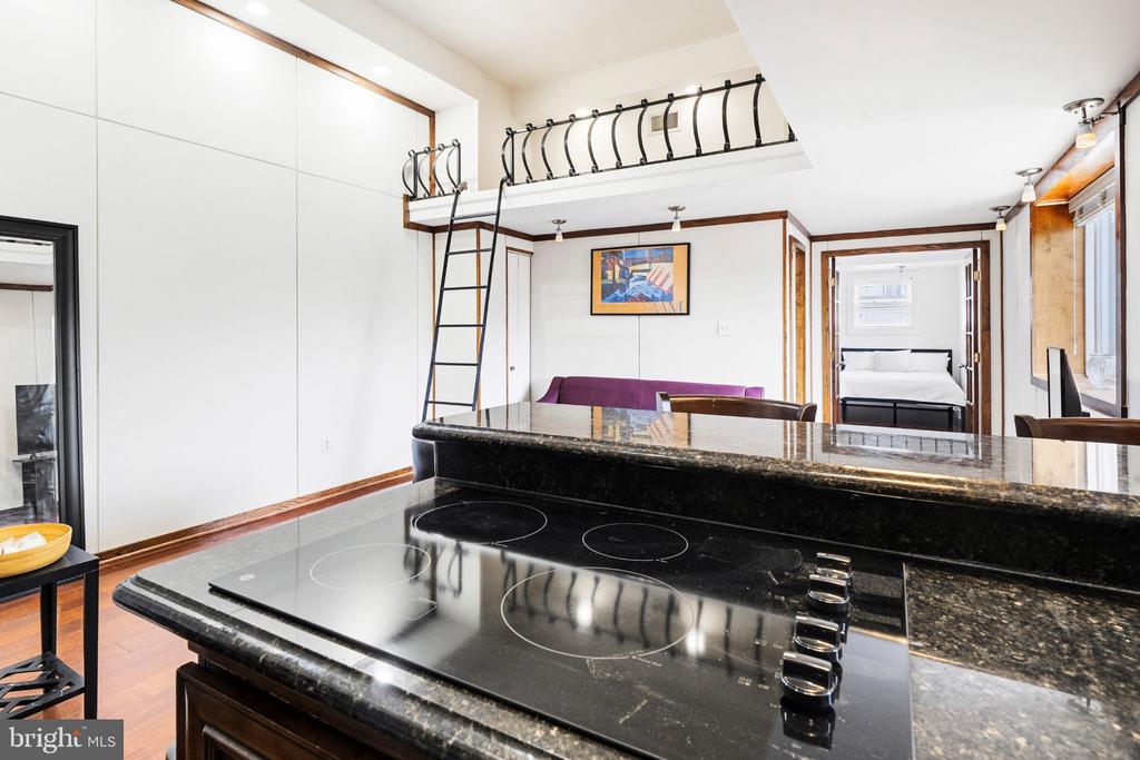 1125 12TH STREET NW Unit: 81