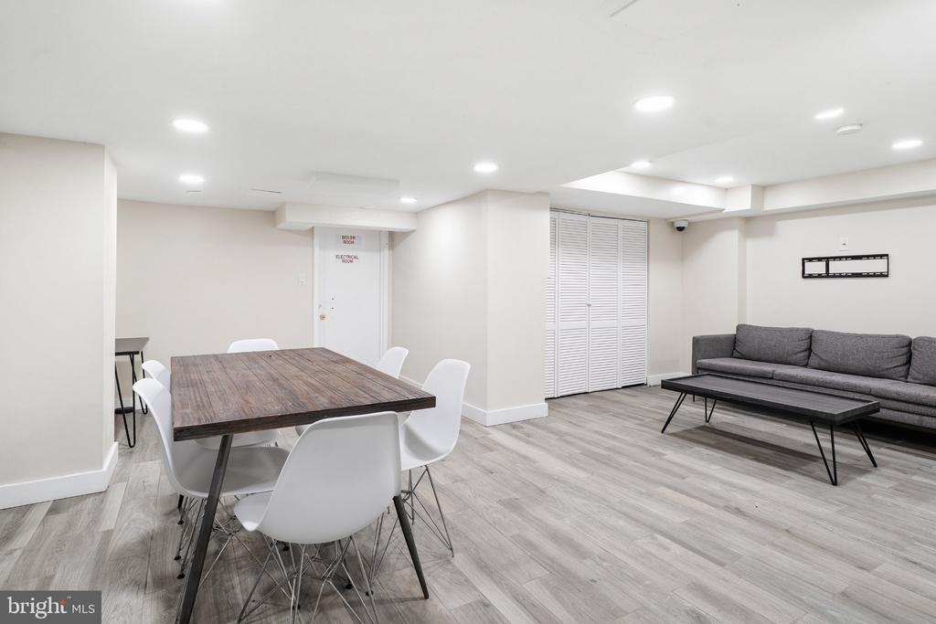 1125 12TH STREET NW Unit: 81
