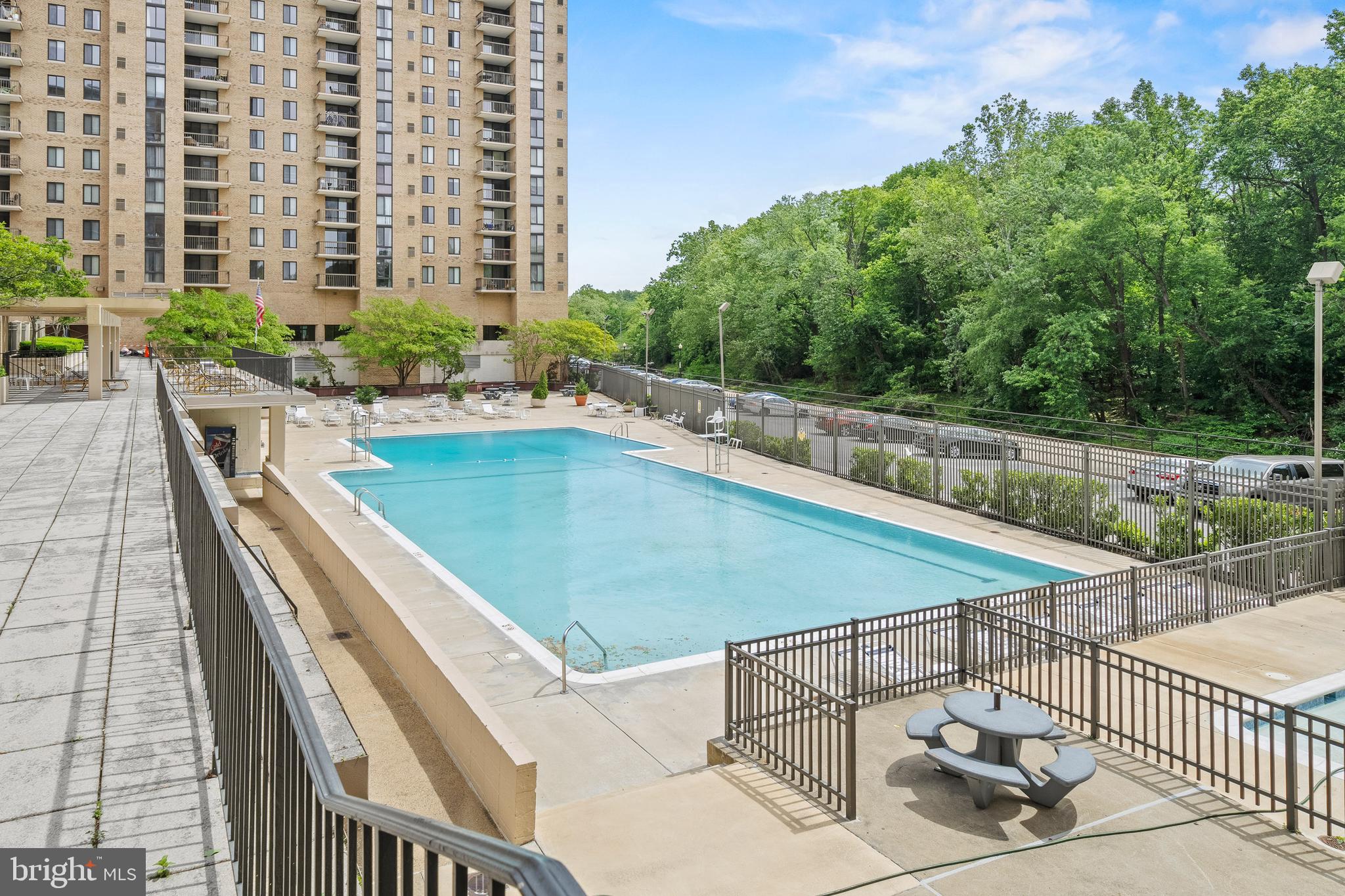 4600 S Four Mile Run Dr S #911