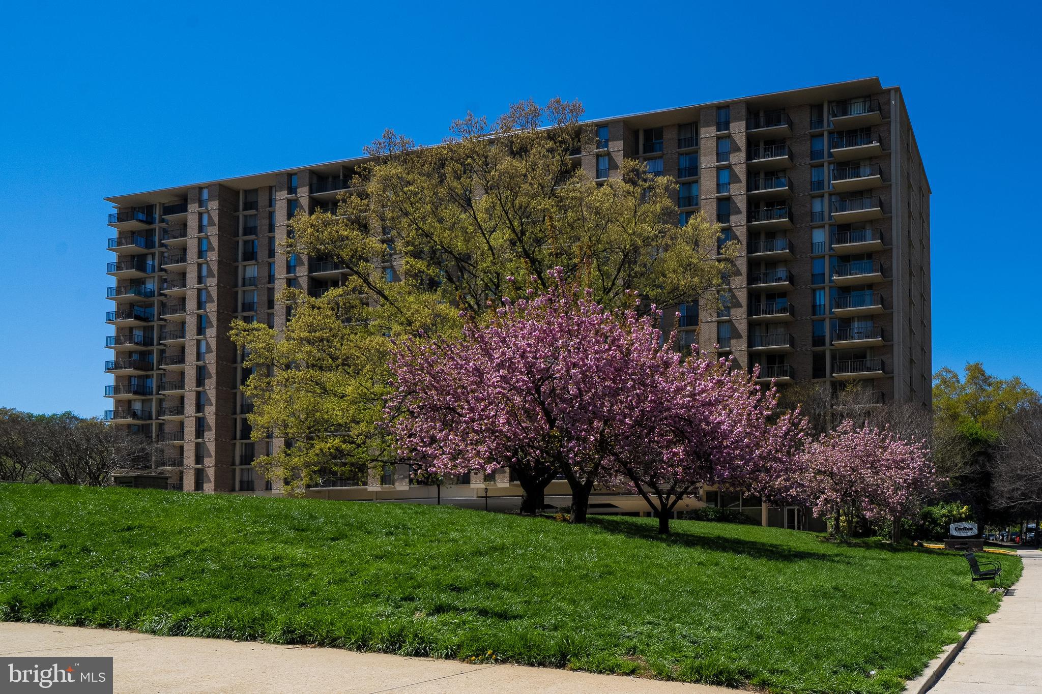 4600 S Four Mile Run Dr S #911