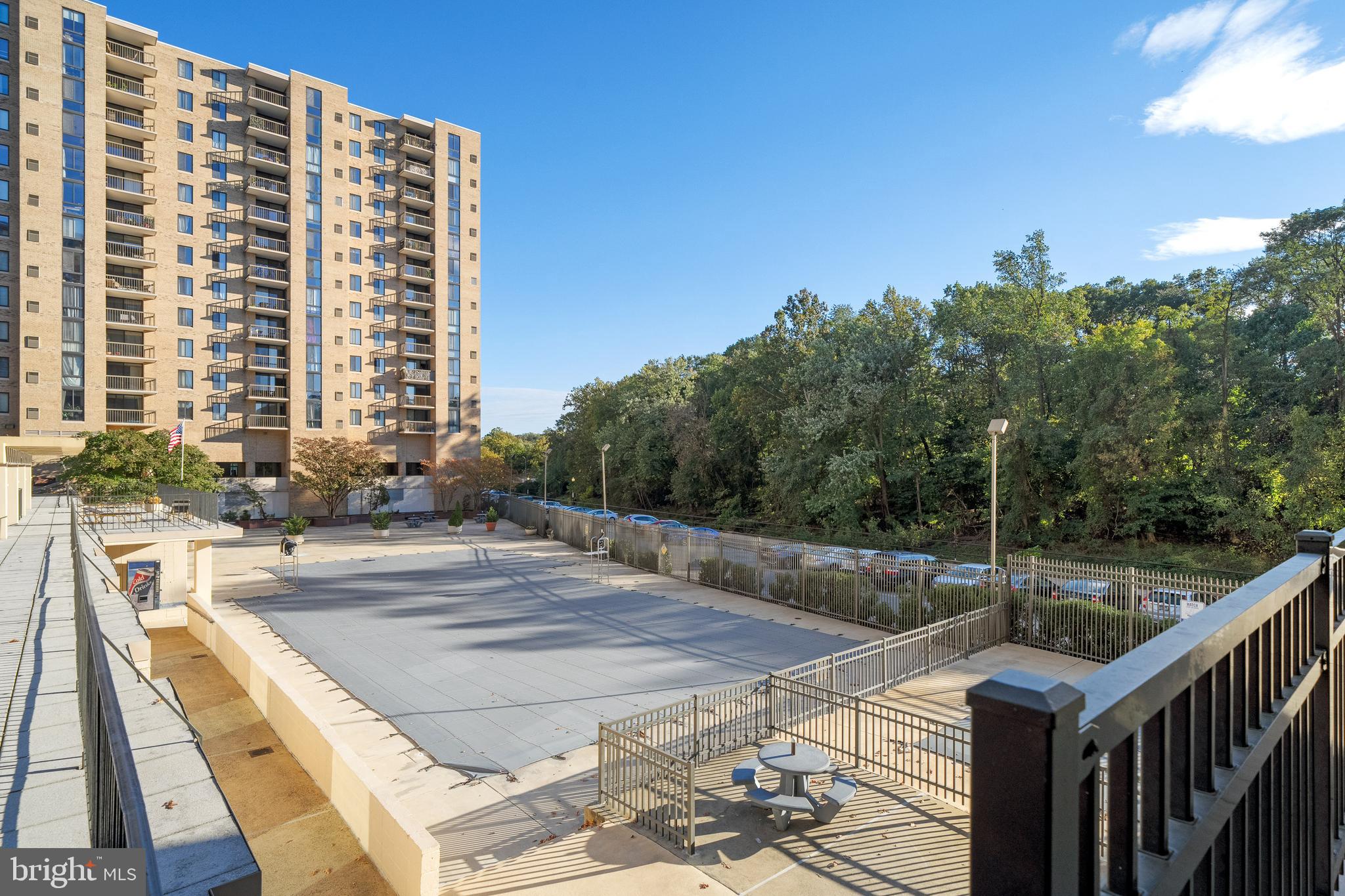 4600 S FOUR MILE RUN DRIVE 423