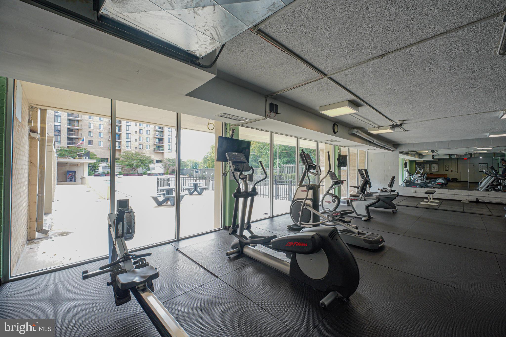 4600 S FOUR MILE RUN DRIVE 423