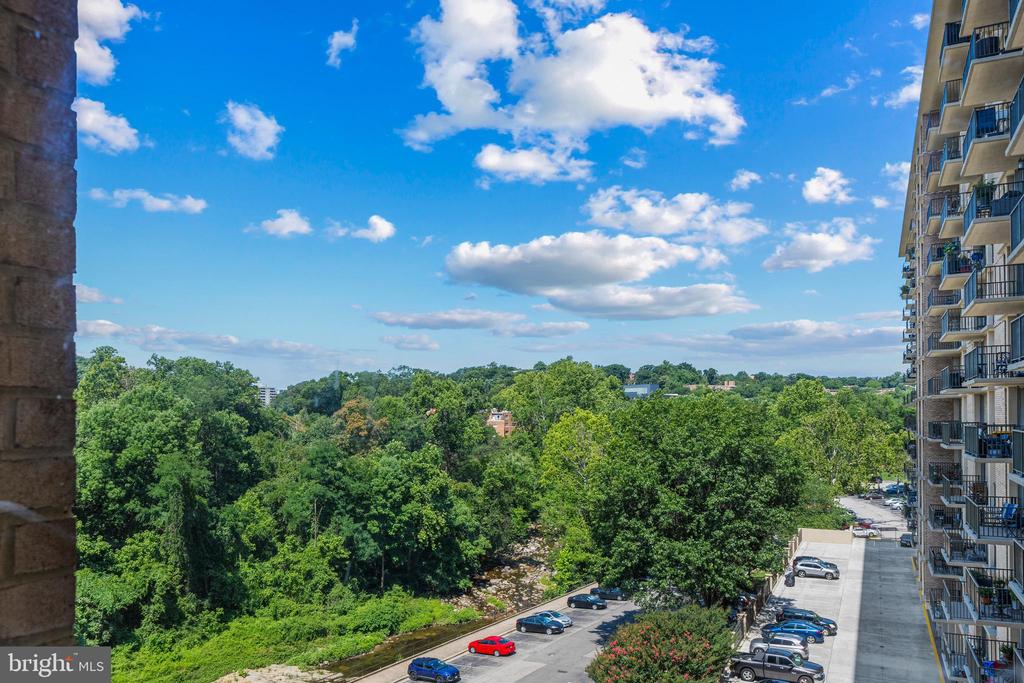 4600 S FOUR MILE RUN DRIVE S Unit: 537