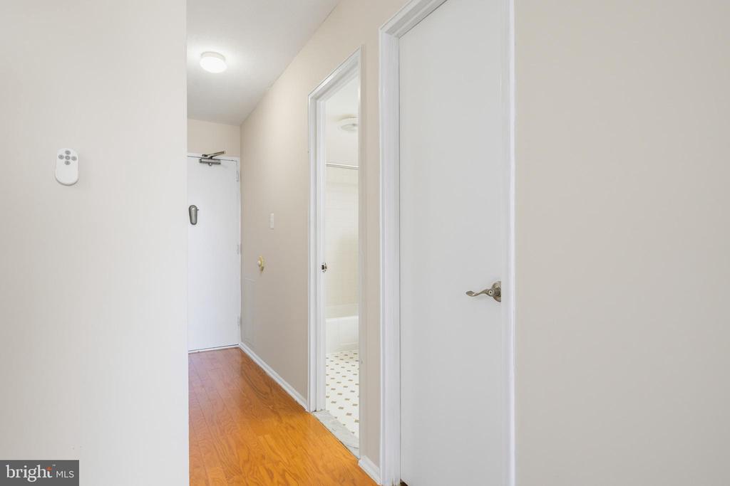 4600 S FOUR MILE RUN DRIVE S Unit: 537