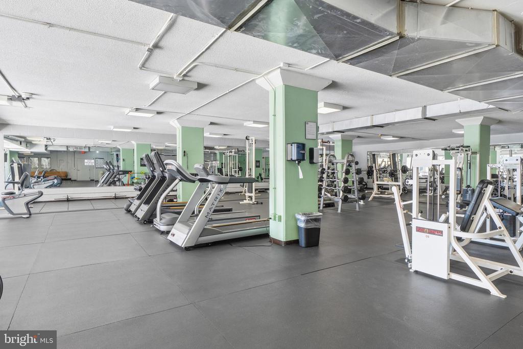 4600 S FOUR MILE RUN DRIVE S Unit: 537