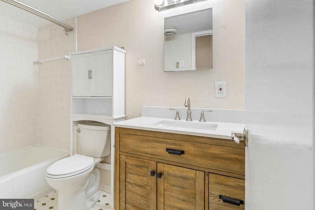 4600 S FOUR MILE RUN DRIVE S Unit: 537