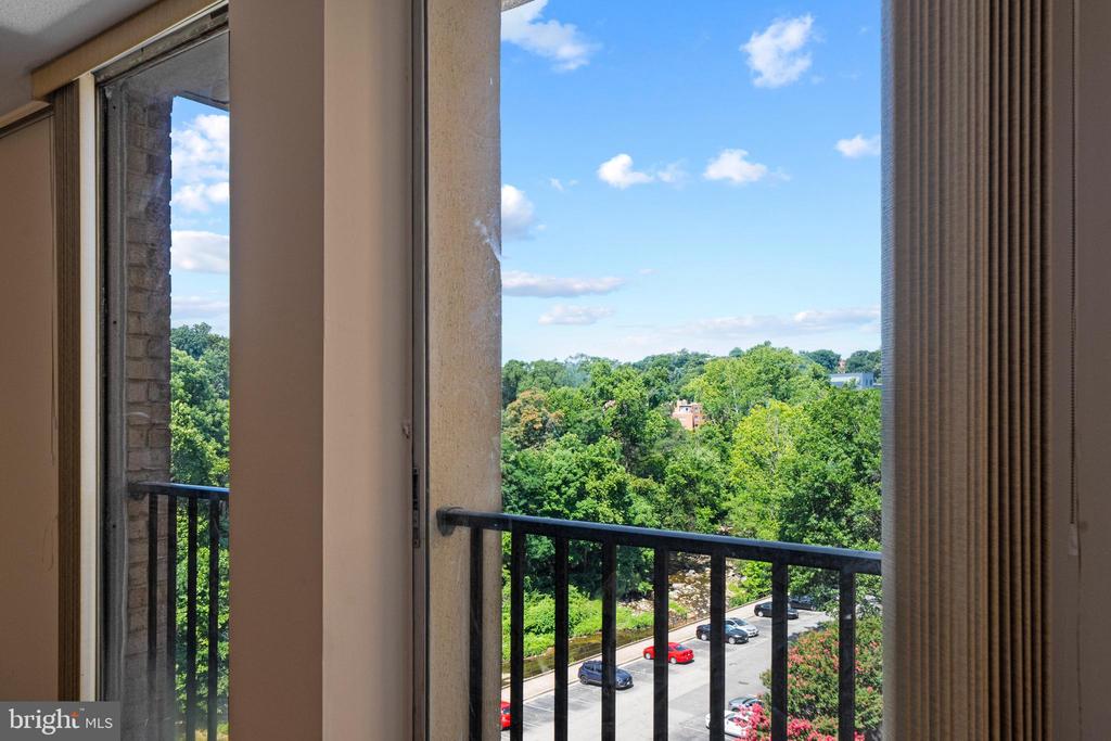 4600 S FOUR MILE RUN DRIVE S Unit: 537