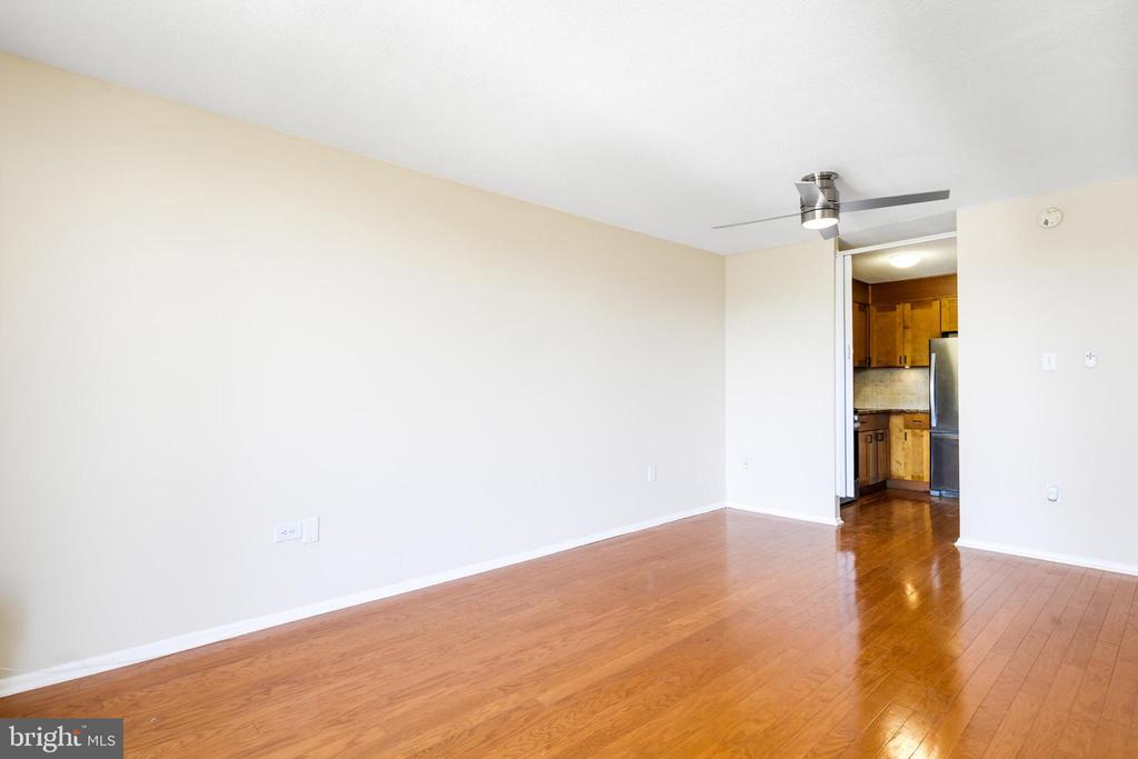 4600 S FOUR MILE RUN DRIVE S Unit: 537