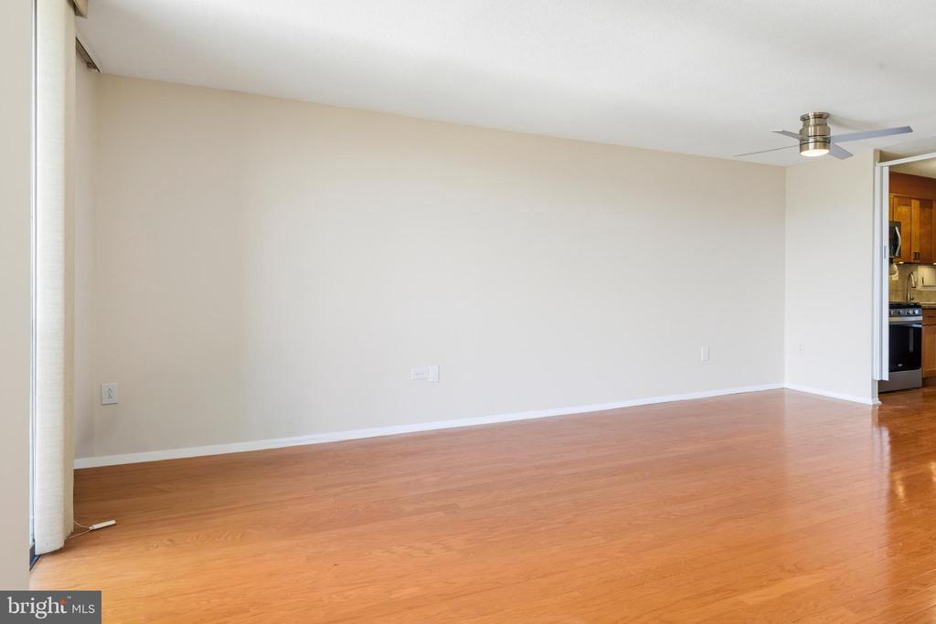 4600 S FOUR MILE RUN DRIVE S Unit: 537