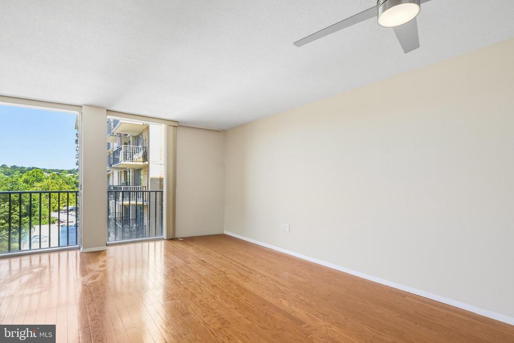 4600 S FOUR MILE RUN DRIVE S Unit: 537