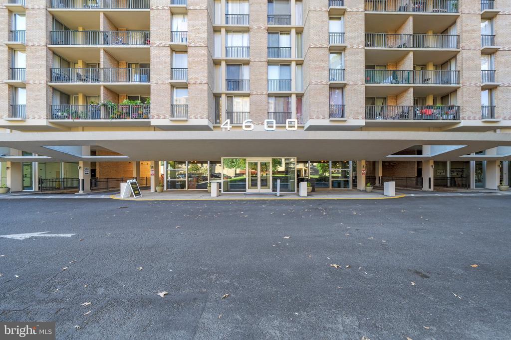 4600 S FOUR MILE RUN DRIVE S Unit: 423