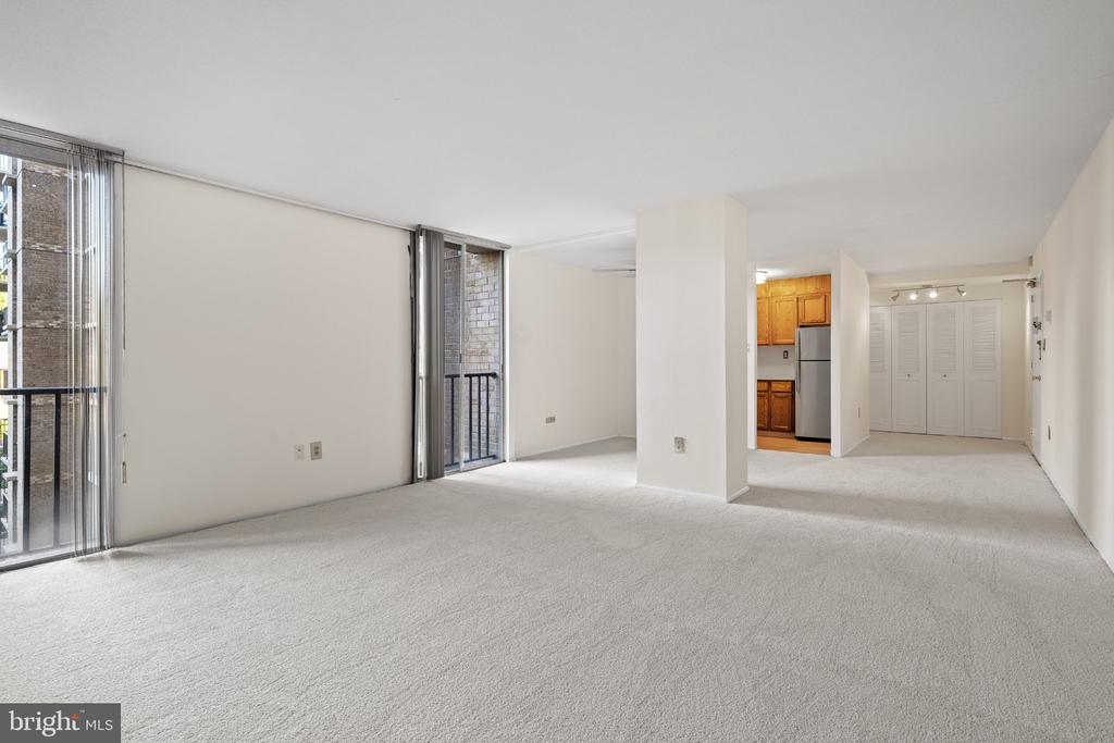 4600 S FOUR MILE RUN DRIVE S Unit: 423