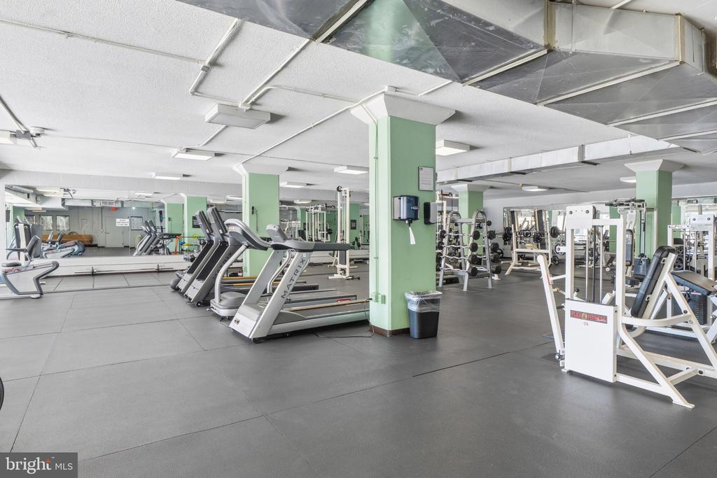 4600 S FOUR MILE RUN DRIVE S Unit: 423
