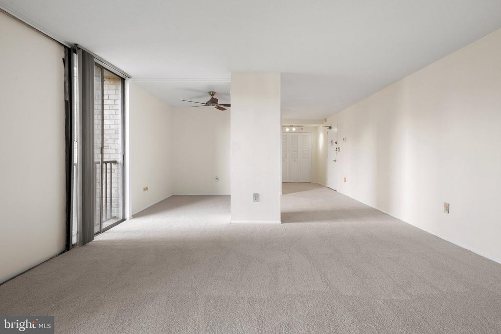 4600 S FOUR MILE RUN DRIVE S Unit: 423