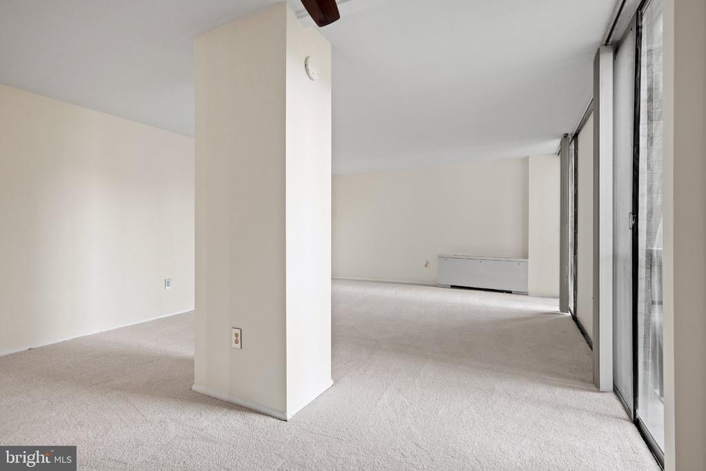 4600 S FOUR MILE RUN DRIVE S Unit: 423