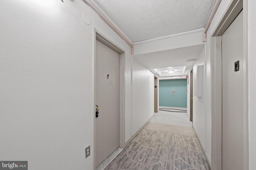 4600 S FOUR MILE RUN DRIVE S Unit: 423