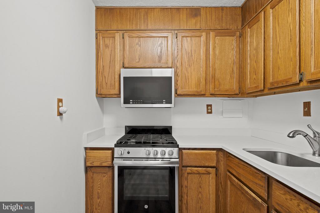 4600 S FOUR MILE RUN DRIVE S Unit: 423