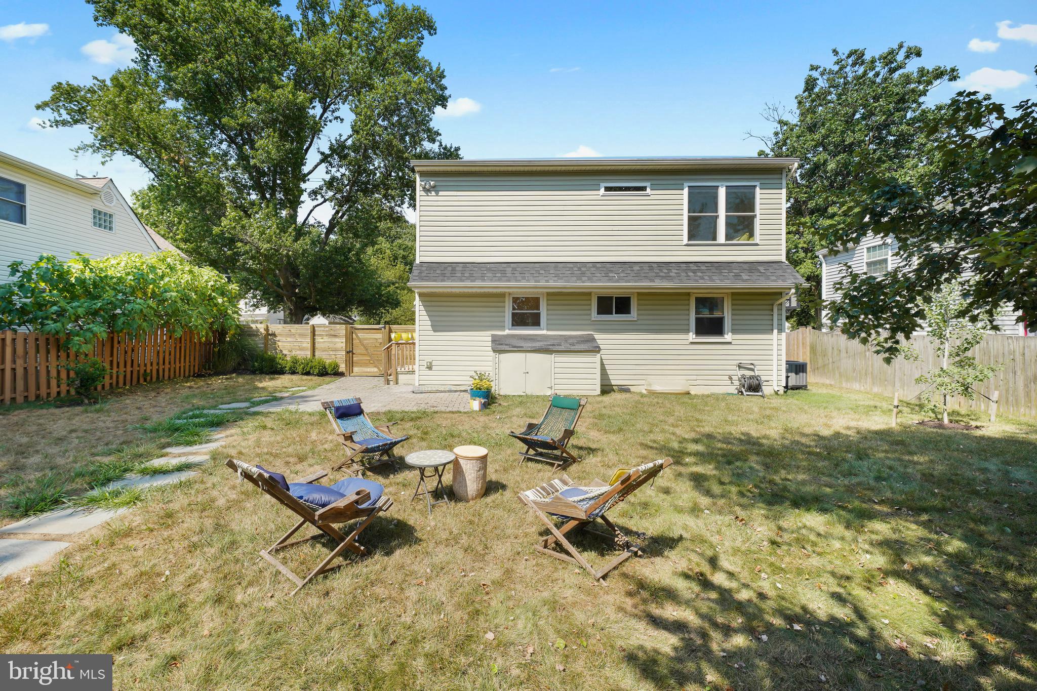6812 Quander Rd