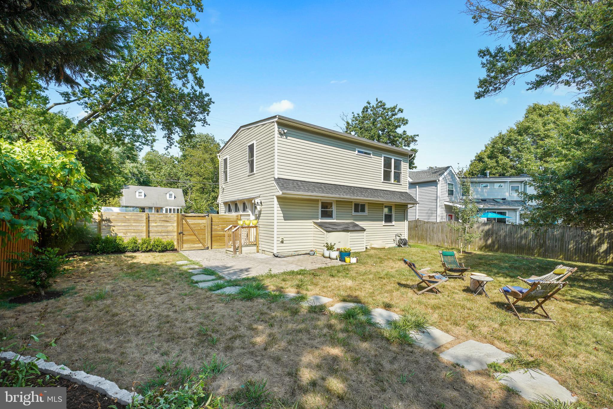 6812 Quander Rd