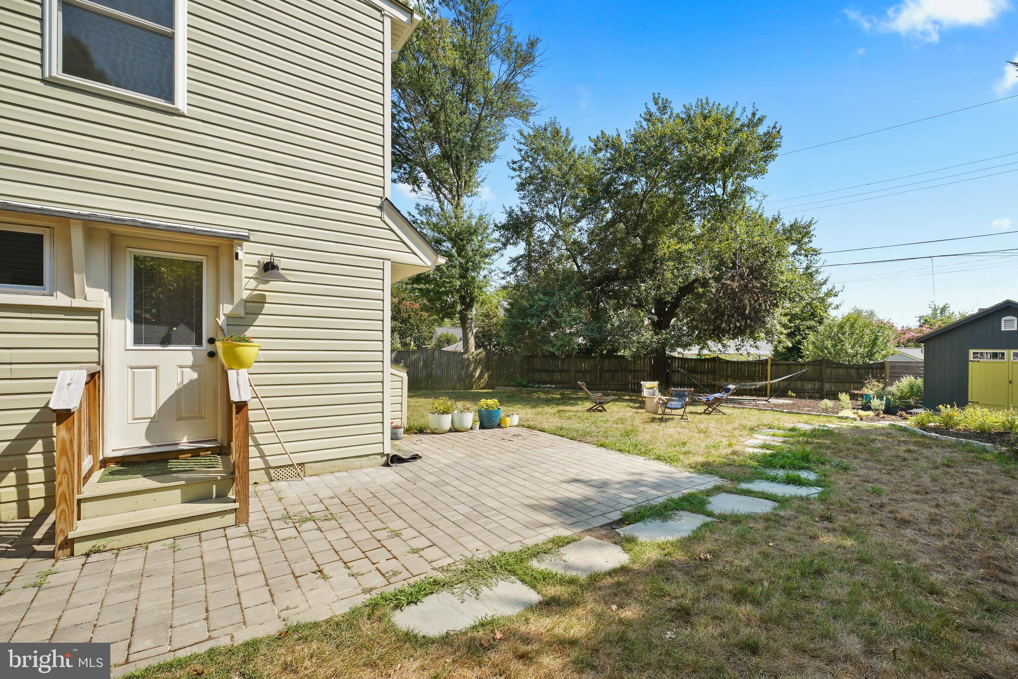 6812 Quander Rd