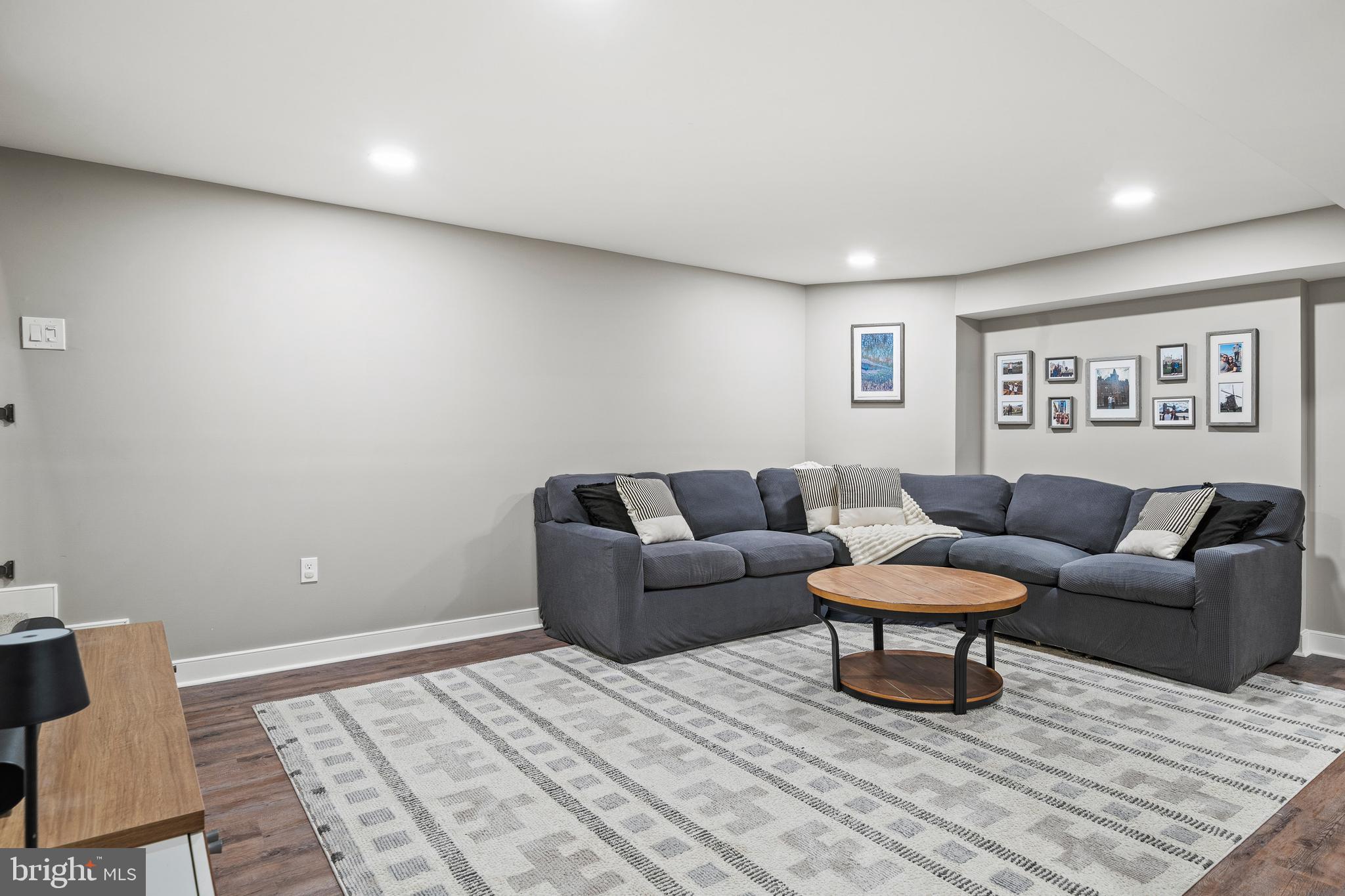 8705 STOCKTON PARKWAY