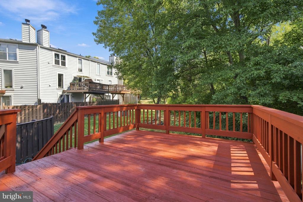 5909 SAINT GILES WAY