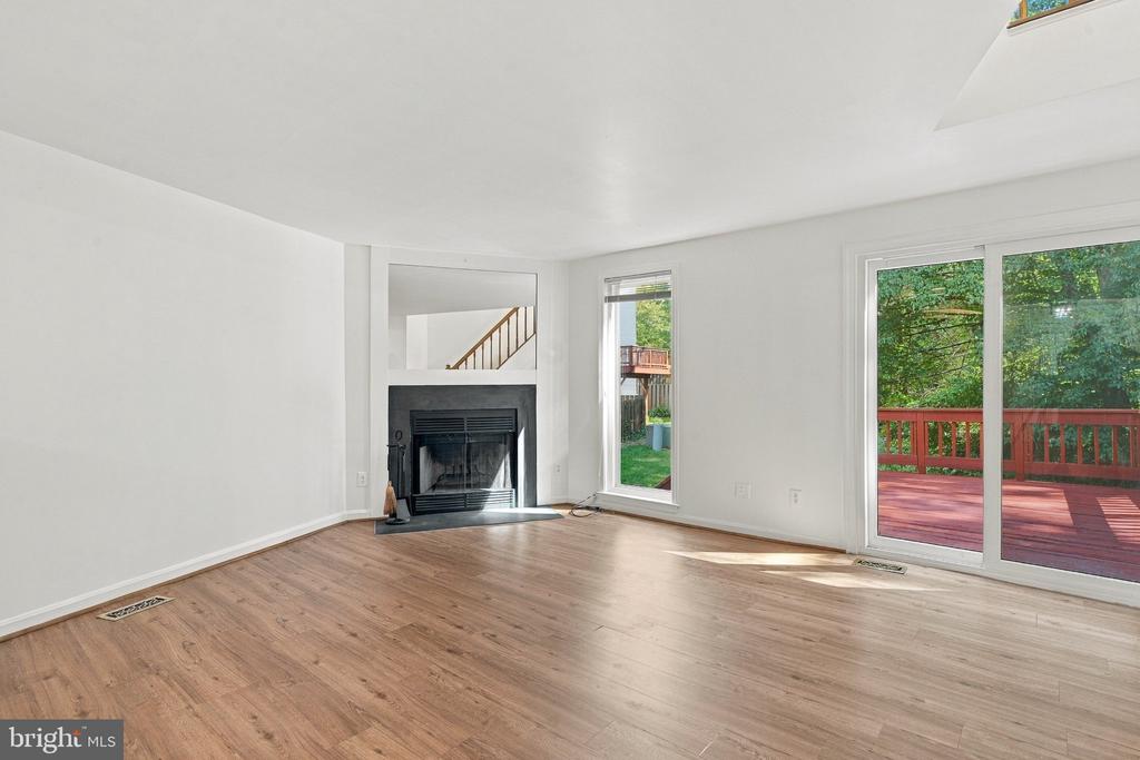 5909 SAINT GILES WAY