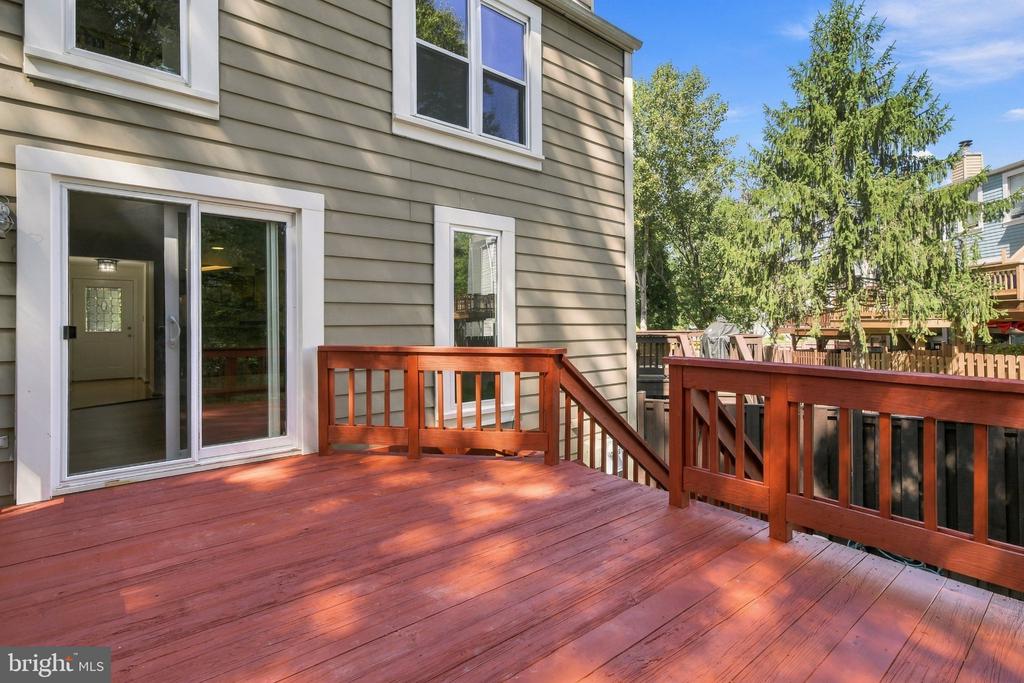 5909 SAINT GILES WAY
