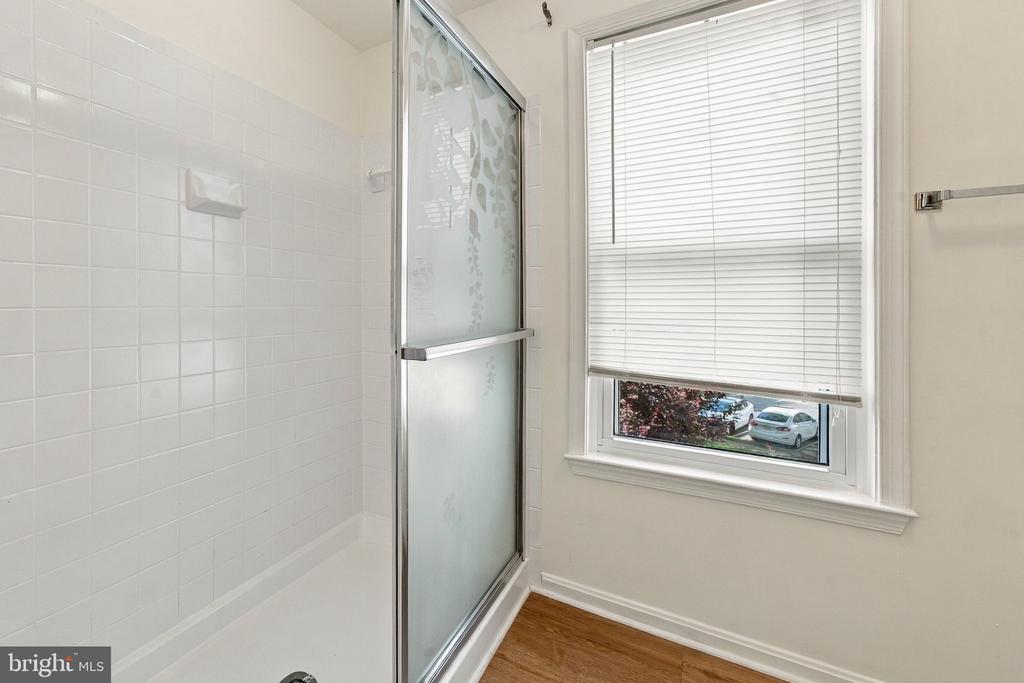 5909 SAINT GILES WAY