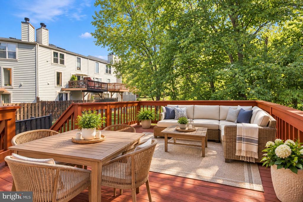 5909 SAINT GILES WAY