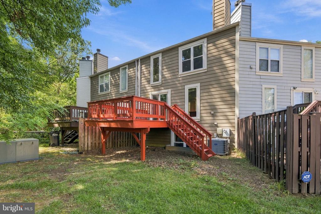 5909 SAINT GILES WAY