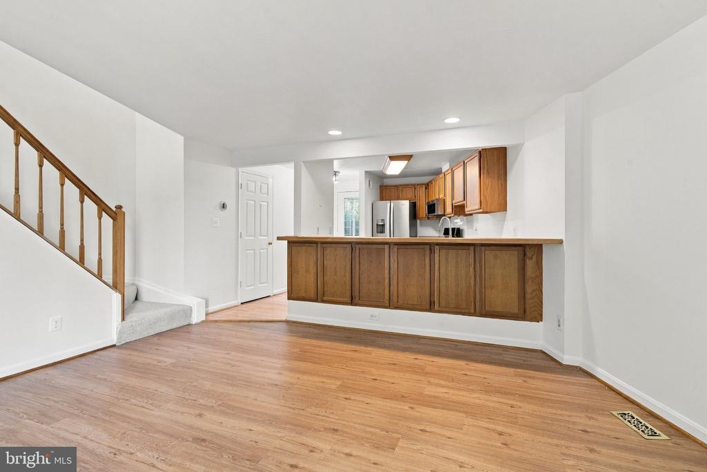 5909 SAINT GILES WAY