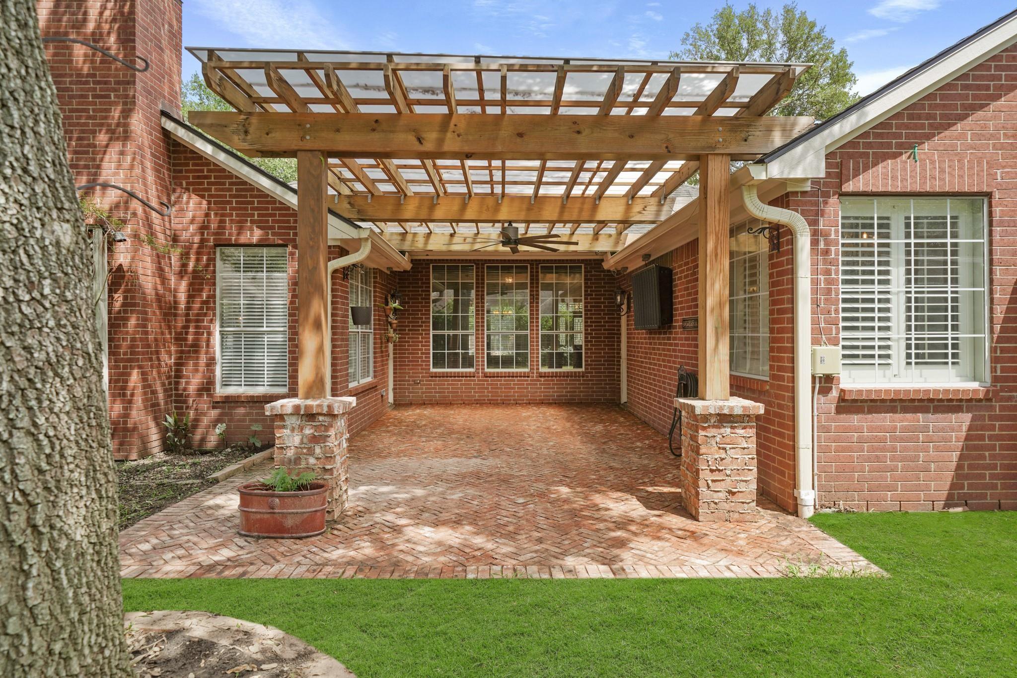 1207 Wildewood Court