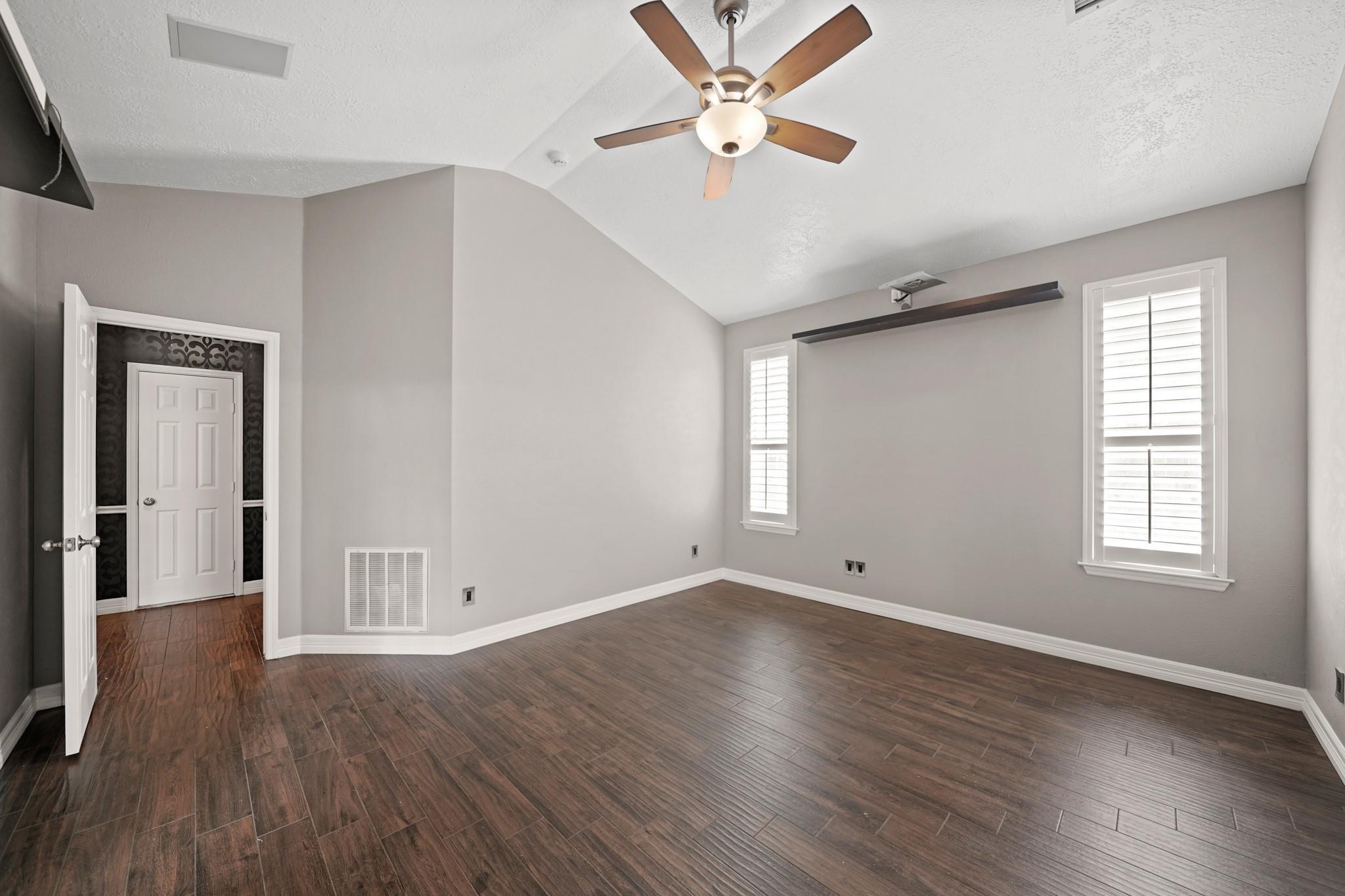 1207 Wildewood Court
