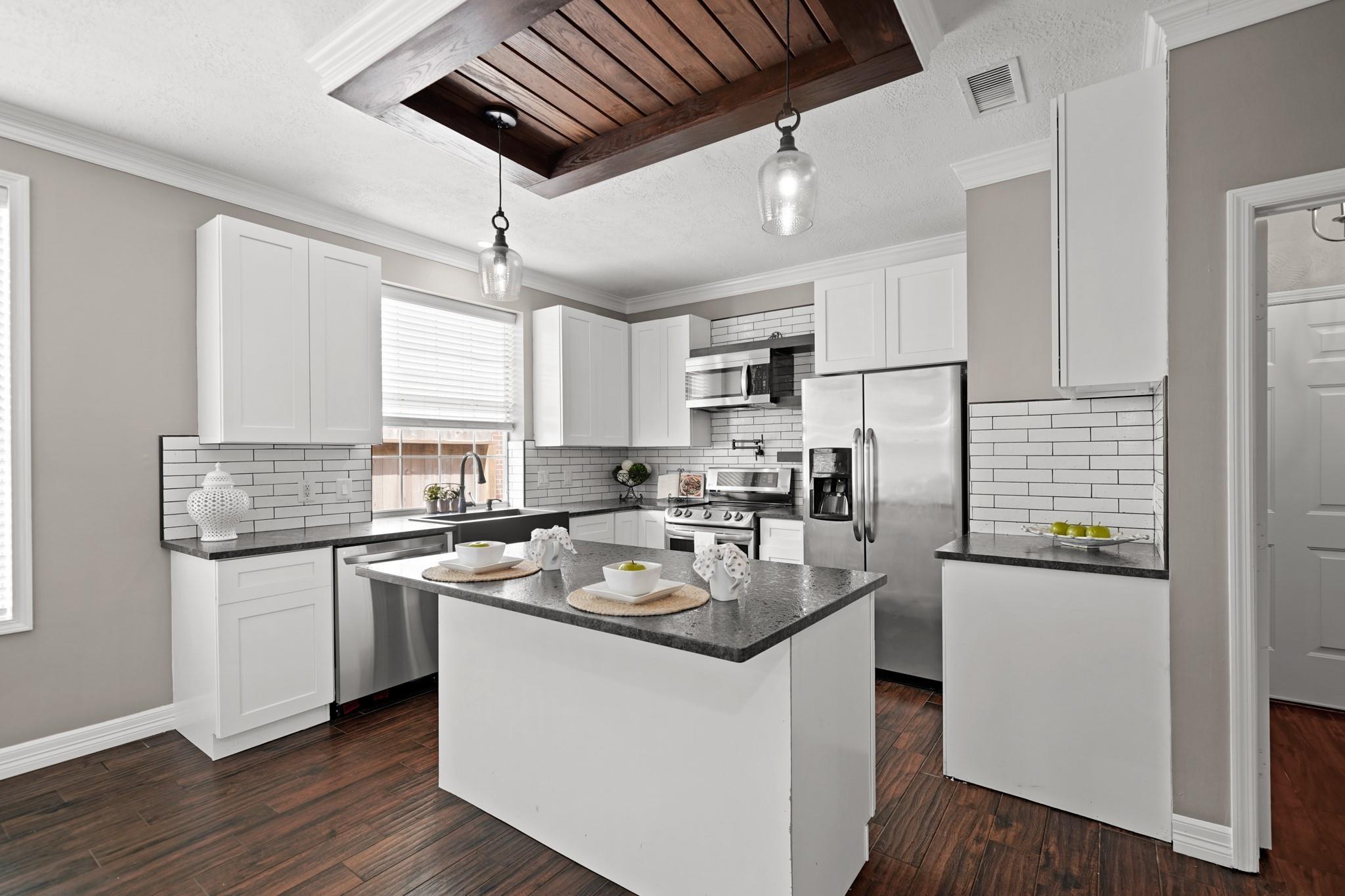 1207 Wildewood Court