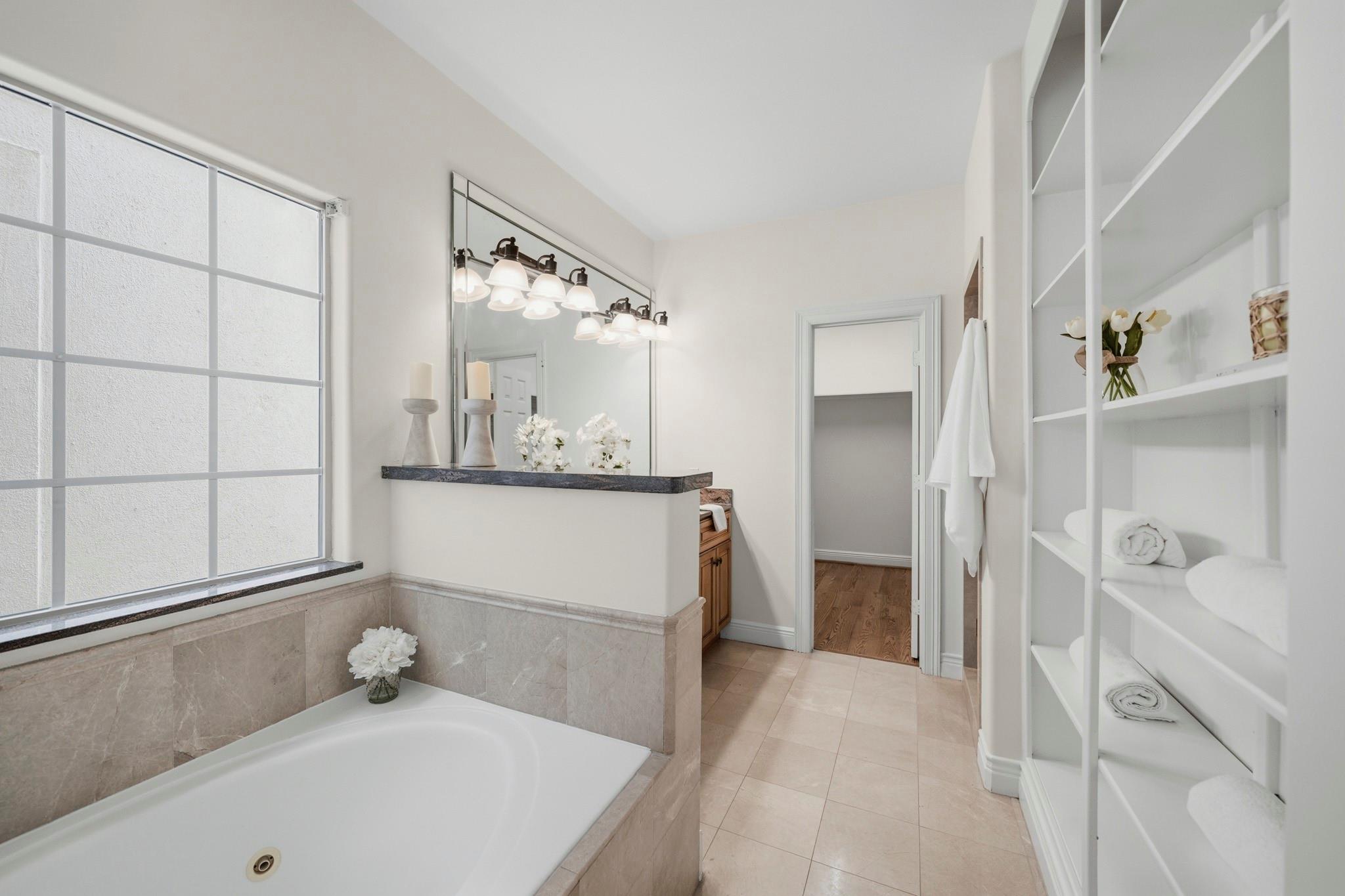 1525 Rosewood Street