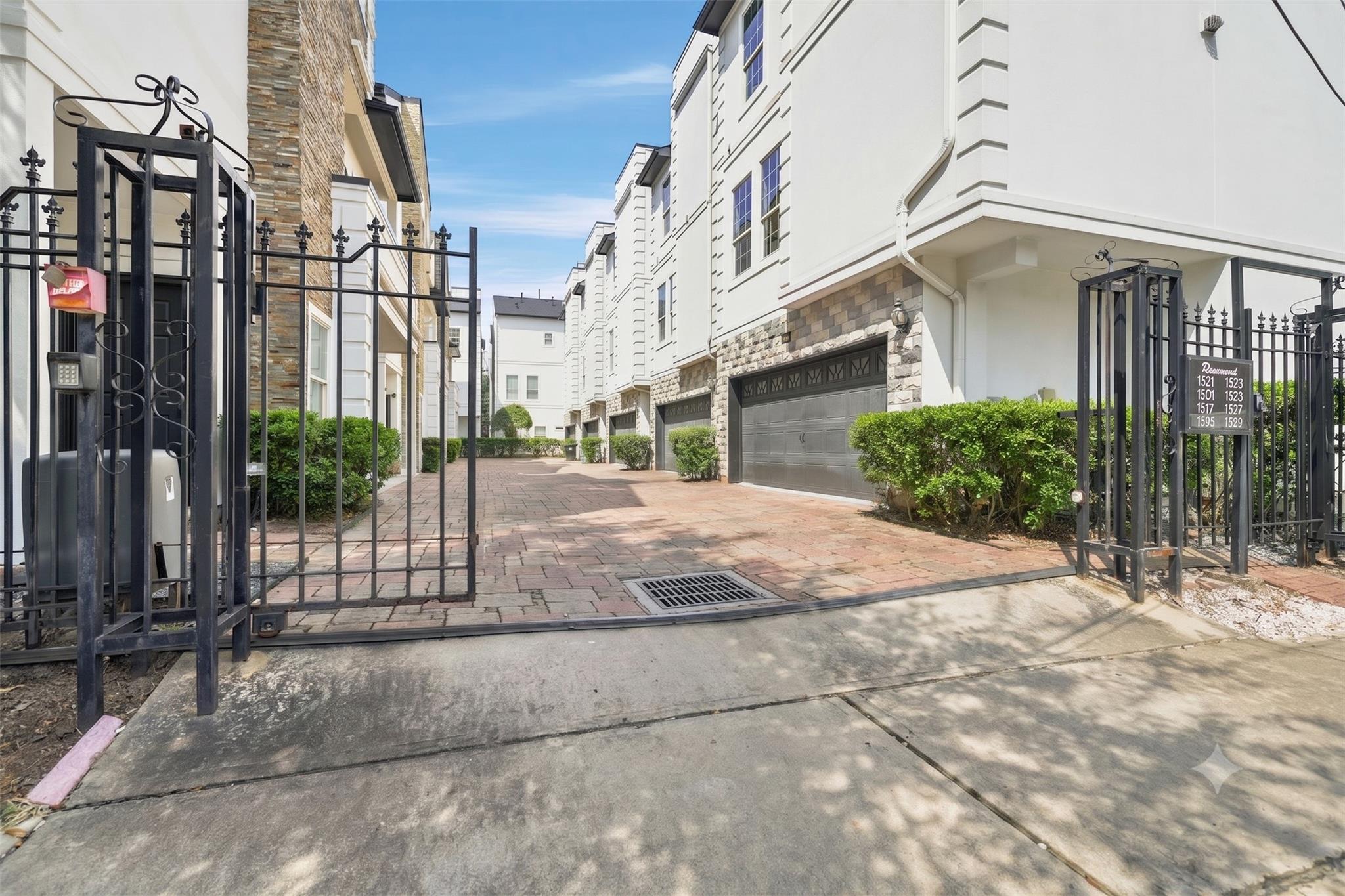 1525 Rosewood Street