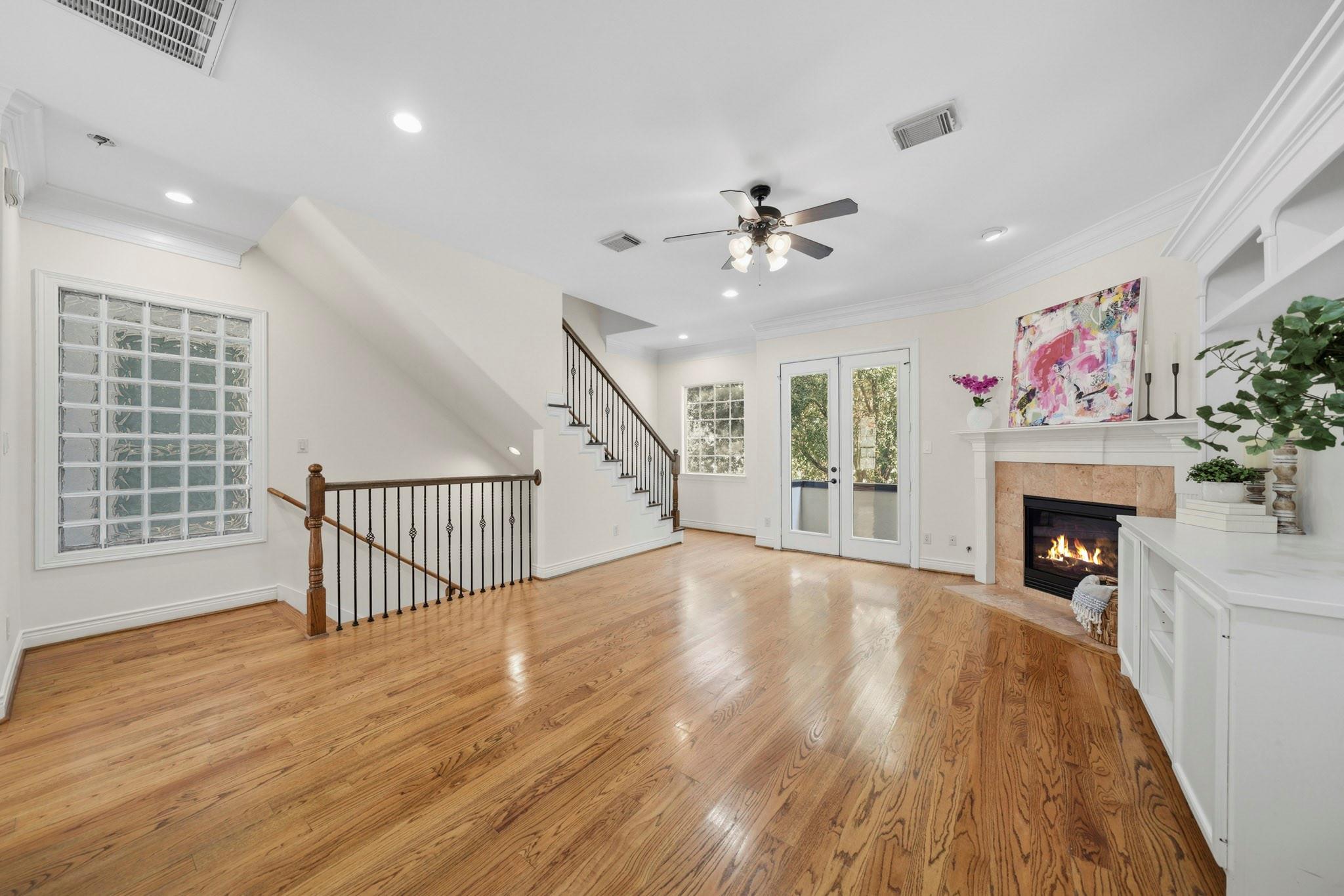 1525 Rosewood Street