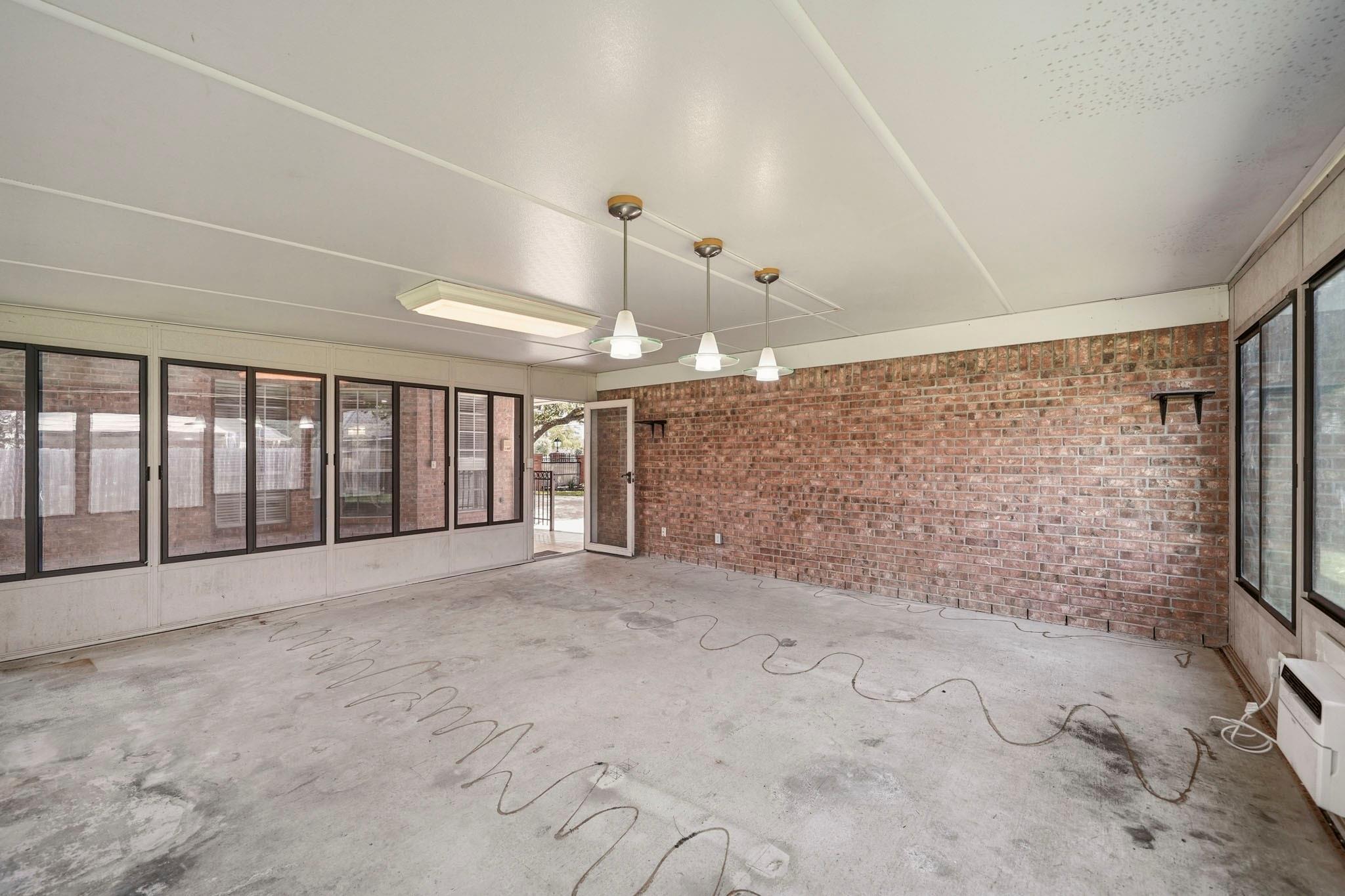 1201 Arbre Lane