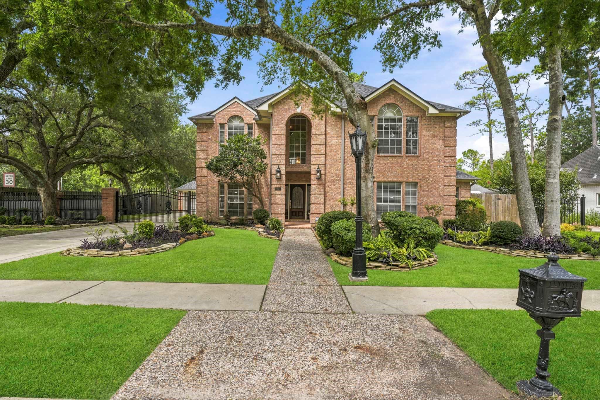 1201 Arbre Lane