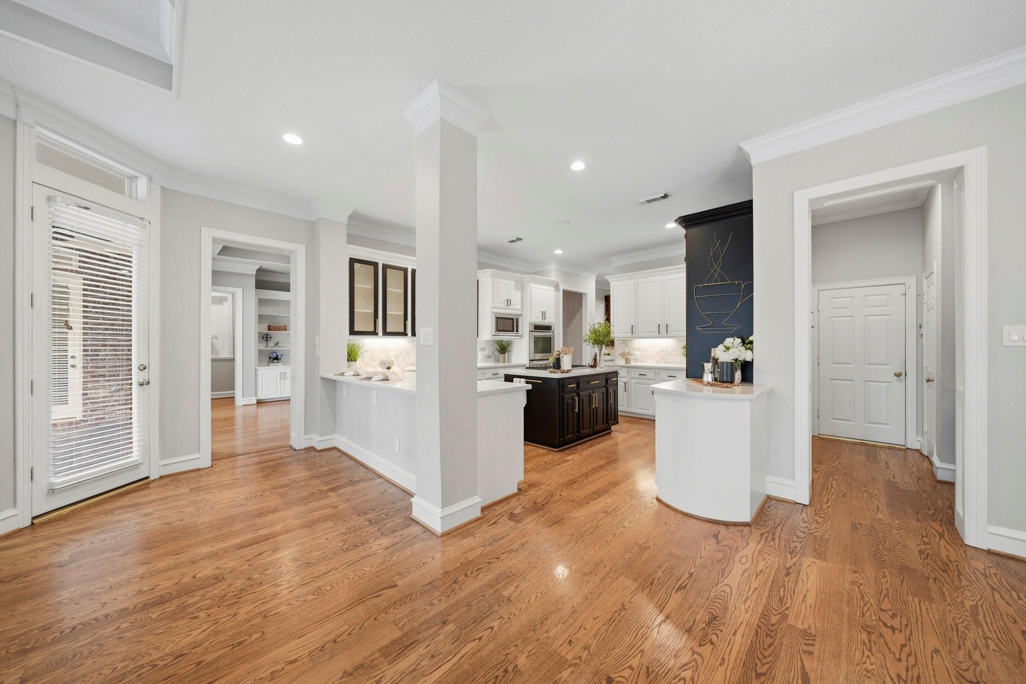40 Palm Boulevard